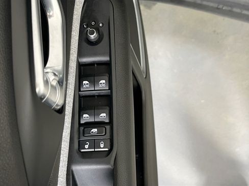 Used 2022 Jeep Compass Latitude w/ Convenience Group AWD/4WD image 17