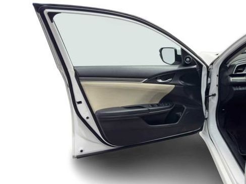 Used 2020 Honda Civic Touring image 10