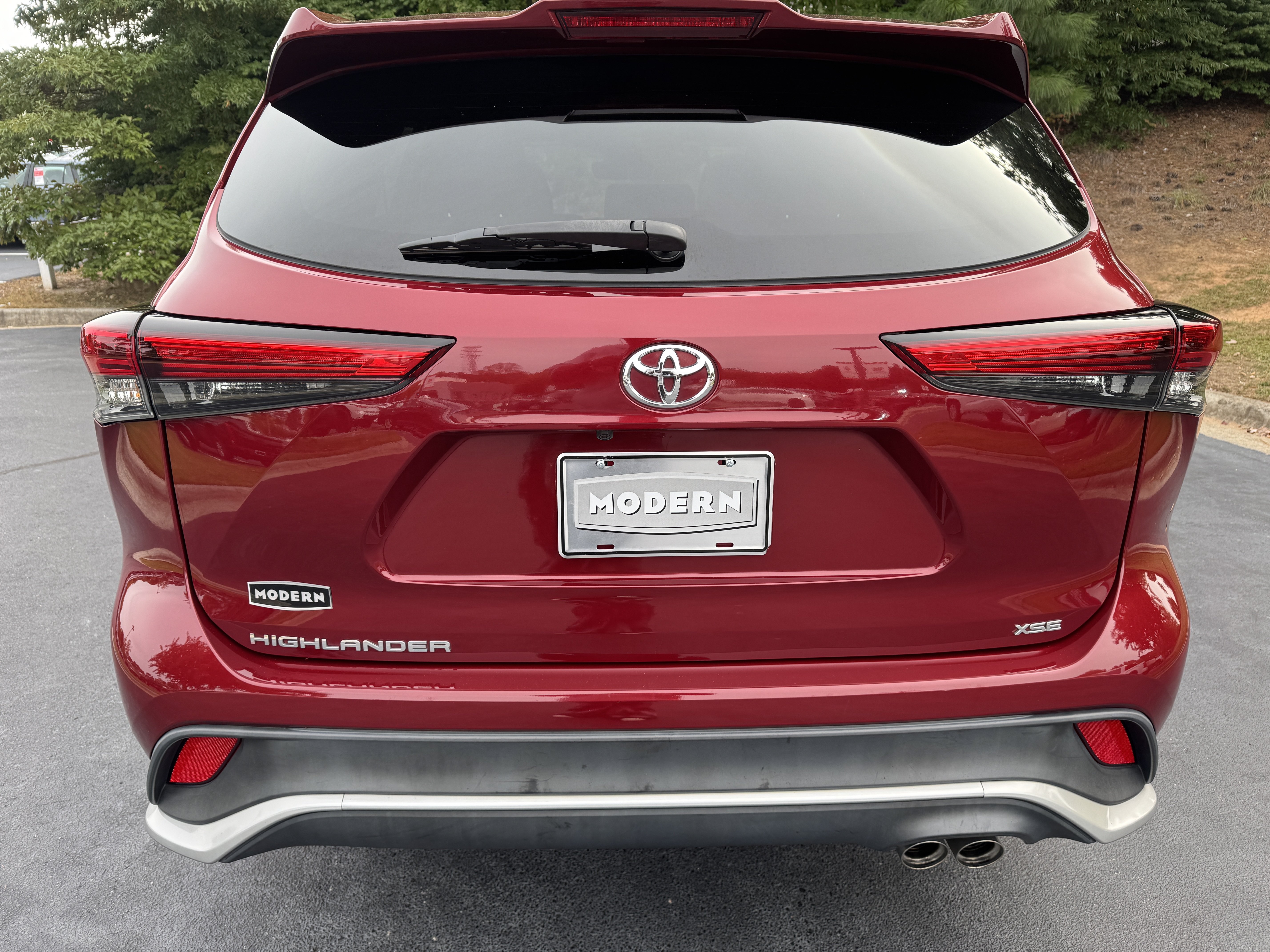 Certified 2021 Toyota Highlander XSE FWD image 6