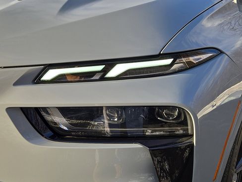 Used 2025 BMW X7 xDrive40i w/ M Sport Package image 9