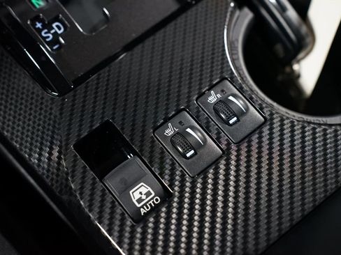 Certified 2024 Toyota 4Runner TRD Off-Road Premium image 24