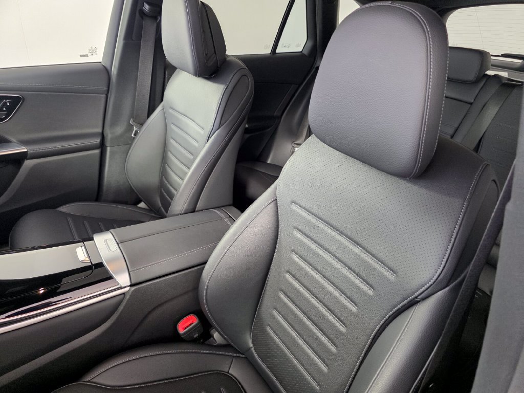 Certified 2024 Mercedes-Benz GLC 300 4MATIC image 11