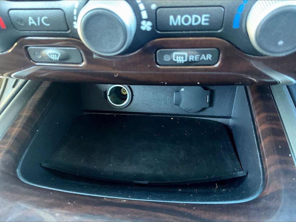 Used 2014 Nissan Pathfinder SL w/ SL Tech Package AWD/4WD image 18