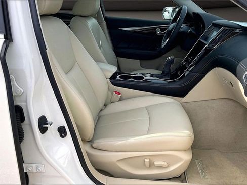 Used 2018 INFINITI Q50 Luxe w/ Essential Package (3.0T Luxe) image 7