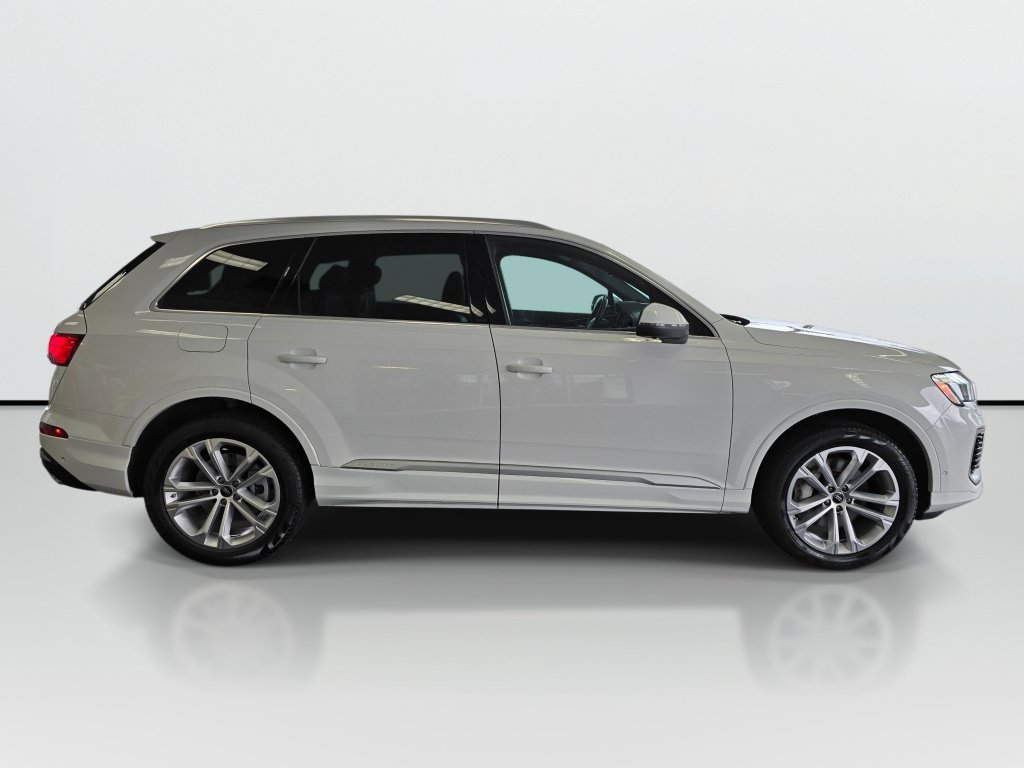 Used 2025 Audi Q7 3.0T Premium Plus AWD/4WD image 2