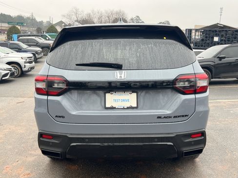 New 2026 Honda Pilot Black Edition image 5