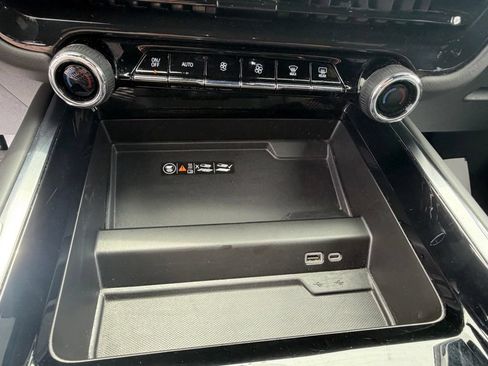 Used 2025 Chevrolet Tahoe LT AWD/4WD image 46