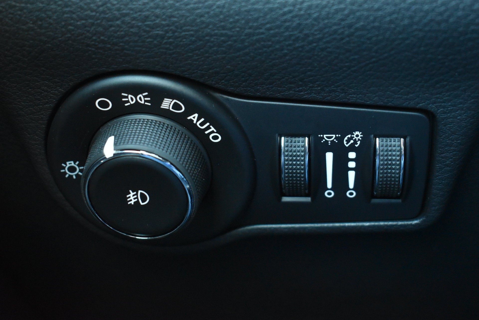 Used 2026 Jeep Compass Latitude AWD/4WD image 17