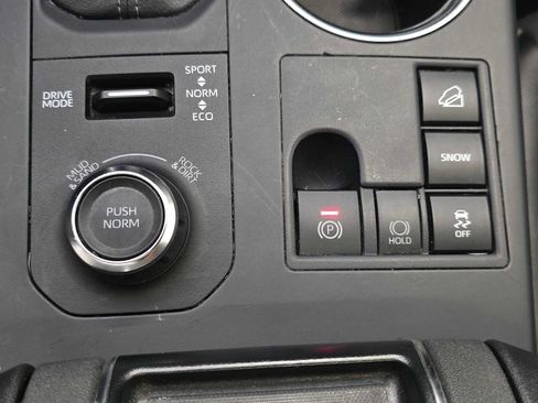 Certified 2025 Toyota Highlander XSE AWD/4WD image 16