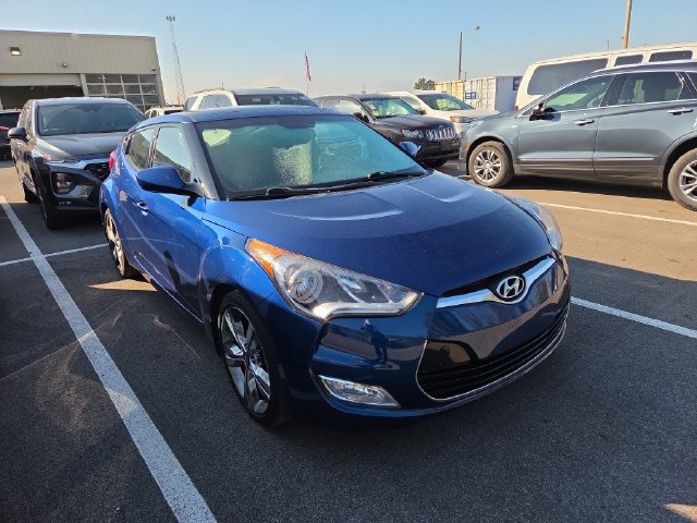 Used 2017 Hyundai Veloster Value Edition FWD image 4