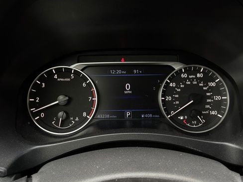 Used 2025 Nissan Altima 2.5 SV FWD image 36
