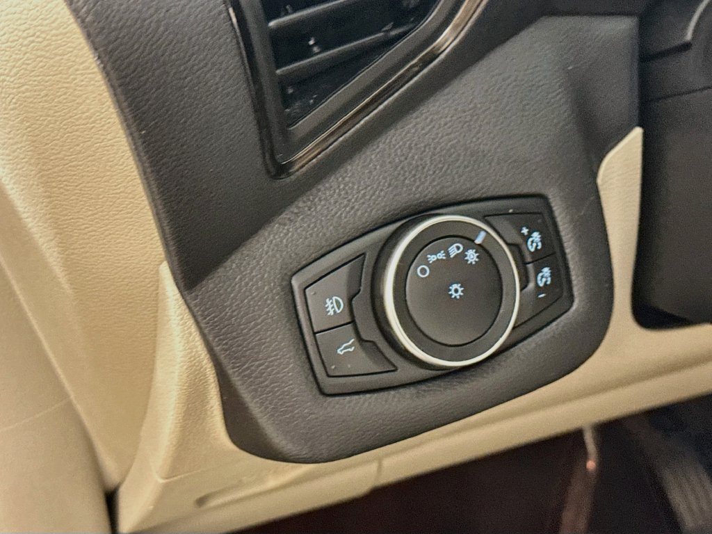 Used 2018 Ford Escape SEL FWD image 10