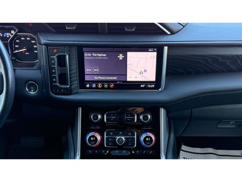 Used 2021 GMC Yukon Denali w/ Denali Premium Package image 15