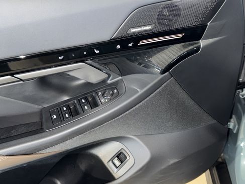 Certified 2025 BMW 530i image 18