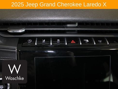 Used 2025 Jeep Grand Cherokee Laredo X w/ Trailer Tow Package image 31