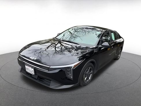 Used 2025 Kia K4 LXS image 7