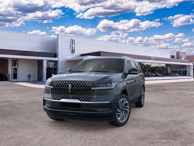 New 2026 Lincoln Navigator Reserve AWD/4WD image 2