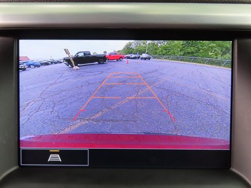 Used 2023 GMC Acadia SLE w/ Driver Convenience Package image 6