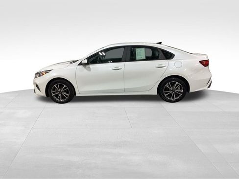 Used 2023 Kia Forte LXS image 5