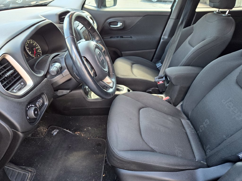 Used 2016 Jeep Renegade Latitude AWD/4WD image 7