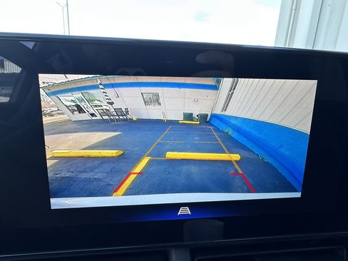 Used 2024 Chevrolet Trax LT w/ Driver Confidence Package image 14