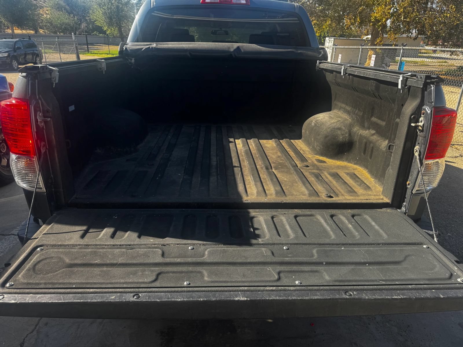Used 2010 Toyota Tundra 4x4 CrewMax w/ Tow Pkg image 7