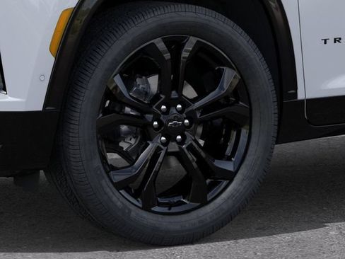 New 2027 Chevrolet Traverse RS w/ LPO, Floor Liner Package FWD image 9