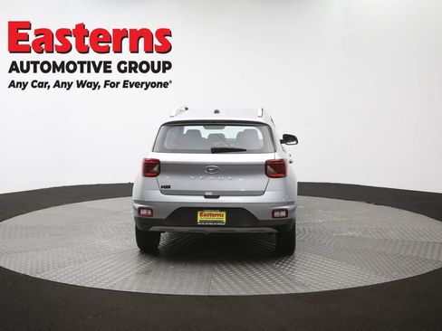 Used 2025 Hyundai Venue SEL FWD image 37