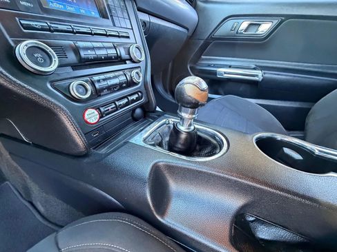 Used 2015 Ford Mustang GT RWD image 26