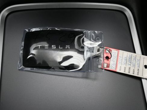 Used 2021 Tesla Model Y Performance AWD/4WD image 29