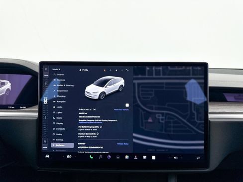 Used 2022 Tesla Model X image 27