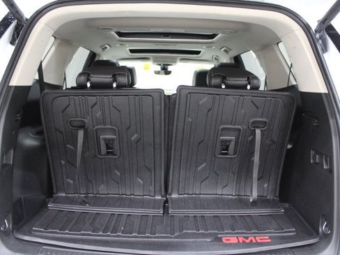 Used 2021 GMC Acadia Denali w/ Denali Technology Package AWD/4WD image 14
