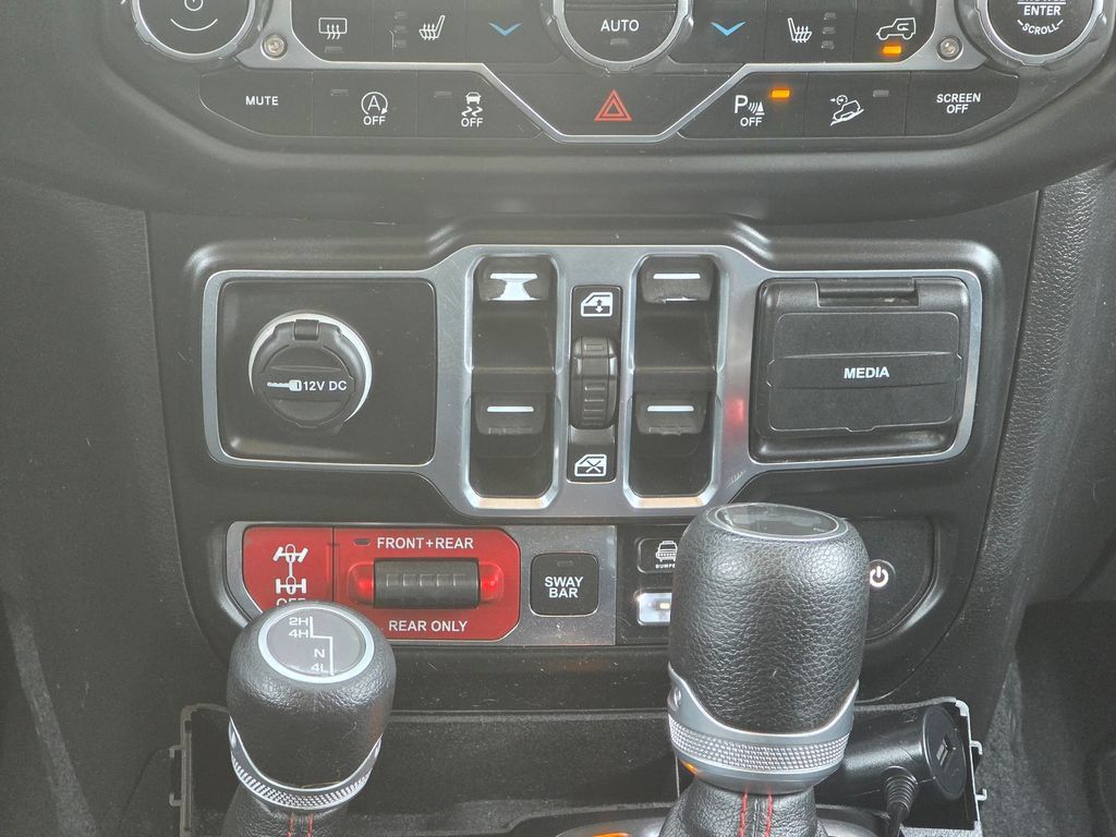 Used 2020 Jeep Wrangler Unlimited Rubicon w/ LED Lighting Group AWD/4WD image 16