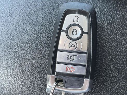 Used 2024 Ford Escape Platinum AWD/4WD image 4