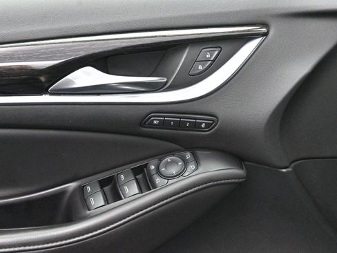 Used 2019 Buick Enclave Avenir w/ Avenir Technology Package image 13