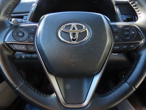 Used 2022 Toyota Camry SE image 25