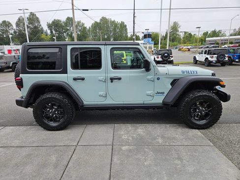 Used 2024 Jeep Wrangler Unlimited AWD/4WD image 6