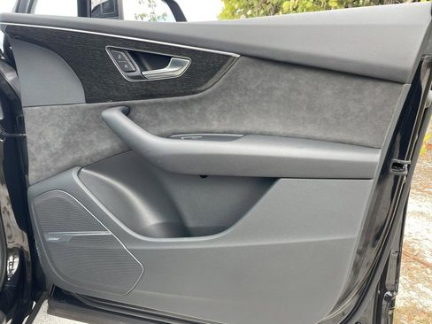 Used 2020 Audi SQ7 Prestige w/ Prestige Package image 31