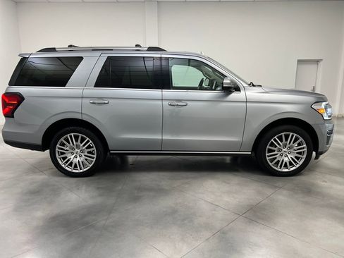 Used 2024 Ford Expedition Limited image 8