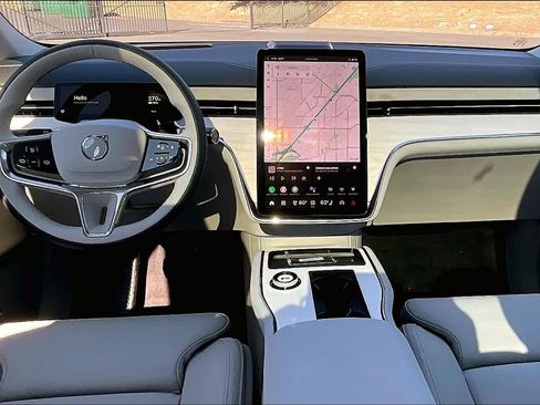 New 2025 Volvo EX90 Plus w/ Protection Package Premier image 7