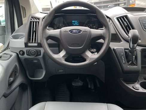 Used 2018 Ford Transit 250 130 Low Roof RWD image 38