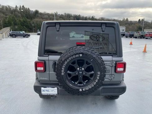 Used 2021 Jeep Wrangler Sport image 7