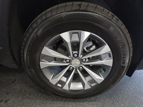 Used 2026 Chevrolet Equinox LT AWD/4WD image 13