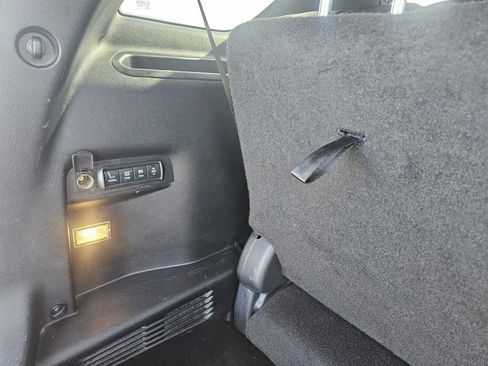 Used 2016 Ford Explorer Limited w/ Class II Trailer Tow Package image 31