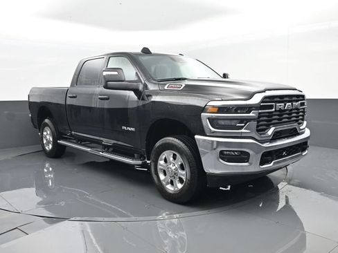 Used 2025 RAM 2500 Big Horn AWD/4WD image 3