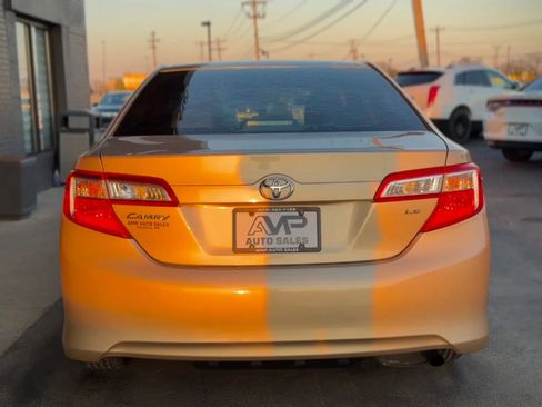 Used 2012 Toyota Camry LE image 3