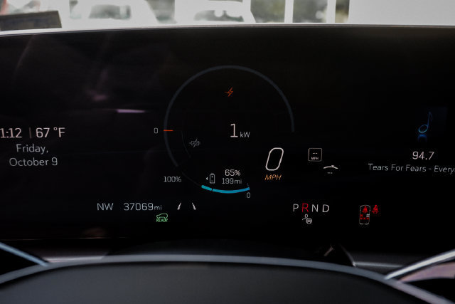 Used 2024 Cadillac Lyriq Tech w/ Driver Assist Package AWD/4WD image 40