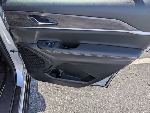 Used 2023 Jeep Grand Cherokee L Limited w/ Black Appearance Package image 30