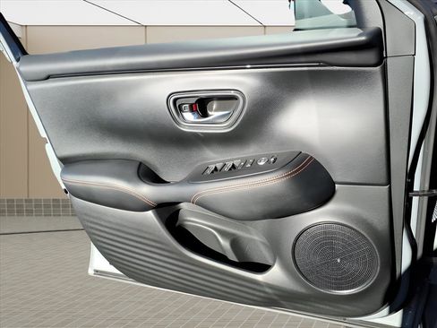 Used 2023 Honda HR-V Sport image 24