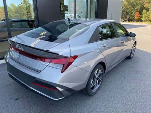 Used 2025 Hyundai Elantra Sport image 6